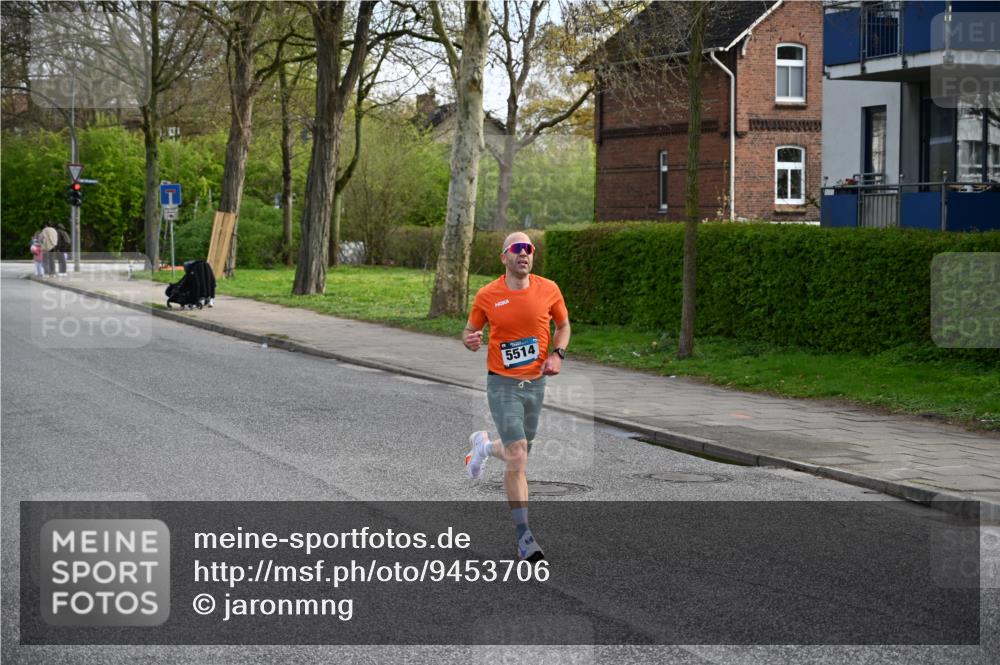 12.04.2026 - 45. Internationalen Wilhelmsburger Insellauf J. Mangold http://msf.ph/oto/9453706 12.04.2026 10:13:30 Ziel 5514, 2119, 3979 meine-sportfotos.de