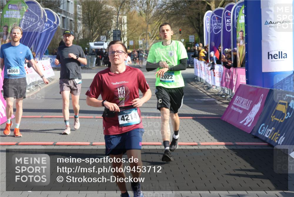 12.04.2026 - 45. Internationalen Wilhelmsburger Insellauf Strokosch-Dieckow http://msf.ph/oto/9453712 12.04.2026 10:28:38 Ziel 5473, 4163, 4214, 2022, 4068, 4294, 2851, 5452 meine-sportfotos.de