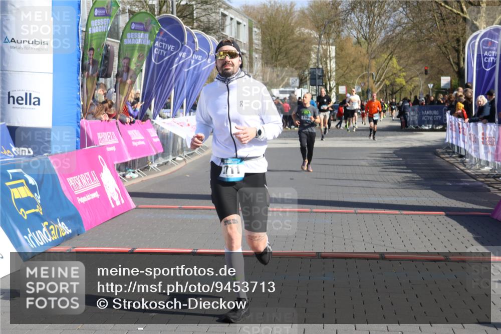 12.04.2026 - 45. Internationalen Wilhelmsburger Insellauf Strokosch-Dieckow http://msf.ph/oto/9453713 12.04.2026 10:40:40 Ziel 2711 meine-sportfotos.de