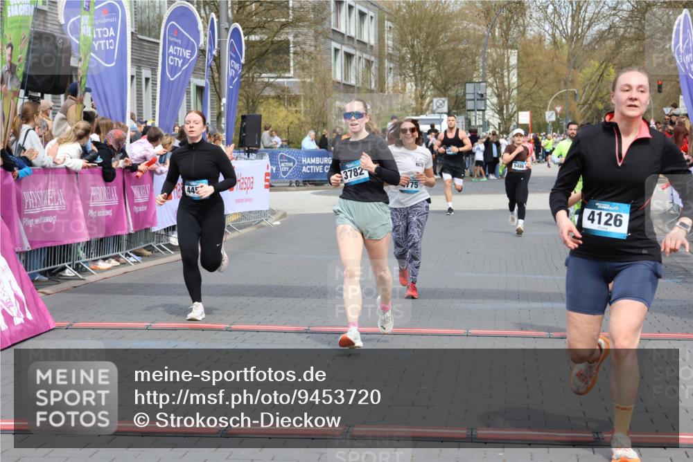 12.04.2026 - 45. Internationalen Wilhelmsburger Insellauf Strokosch-Dieckow http://msf.ph/oto/9453720 12.04.2026 13:06:01 Ziel 5414, 4126, 3782, 3164, 4452, 4775 meine-sportfotos.de