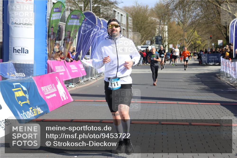 12.04.2026 - 45. Internationalen Wilhelmsburger Insellauf Strokosch-Dieckow http://msf.ph/oto/9453722 12.04.2026 10:40:40 Ziel 2711 meine-sportfotos.de