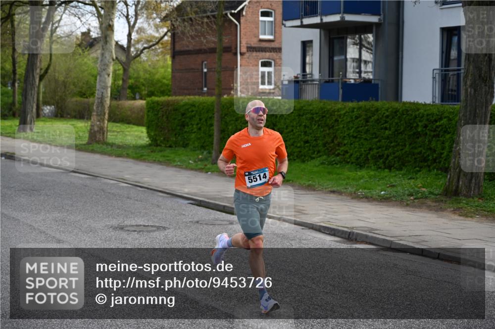 12.04.2026 - 45. Internationalen Wilhelmsburger Insellauf J. Mangold http://msf.ph/oto/9453726 12.04.2026 10:13:31 Ziel 5514, 2119, 3979 meine-sportfotos.de