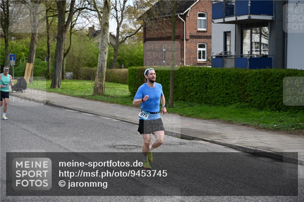 12.04.2026 - 45. Internationalen Wilhelmsburger Insellauf J. Mangold http://msf.ph/oto/9453745 12.04.2026 10:13:50 Ziel 2119, 3979 meine-sportfotos.de