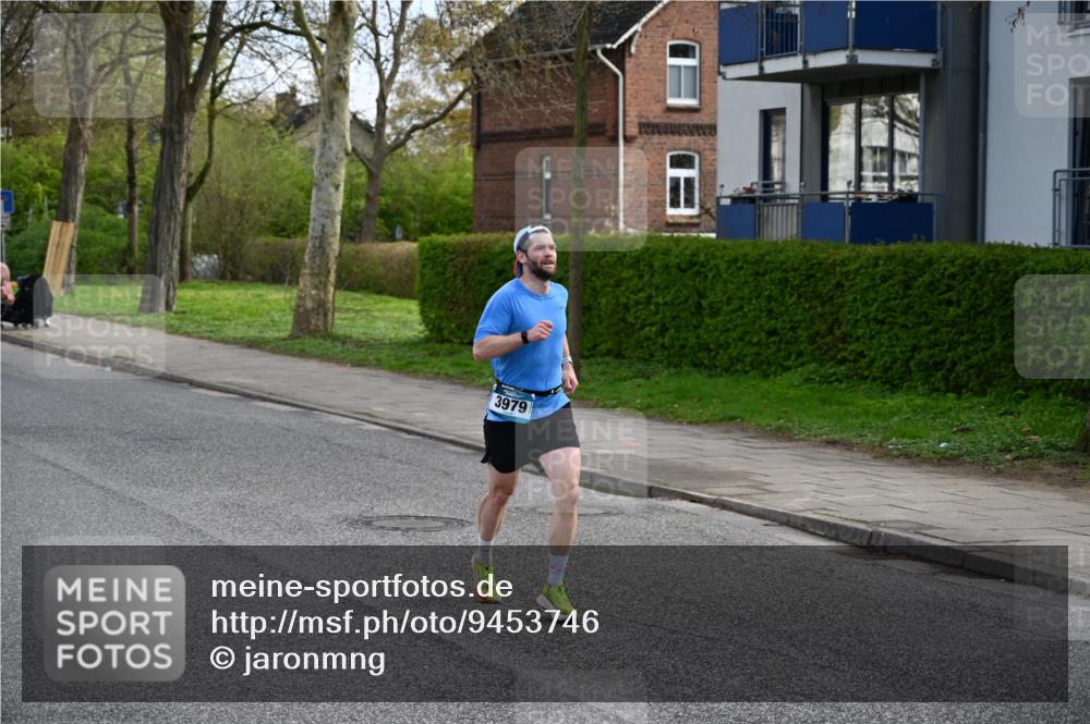 12.04.2026 - 45. Internationalen Wilhelmsburger Insellauf J. Mangold http://msf.ph/oto/9453746 12.04.2026 10:13:50 Ziel 2119, 3979 meine-sportfotos.de