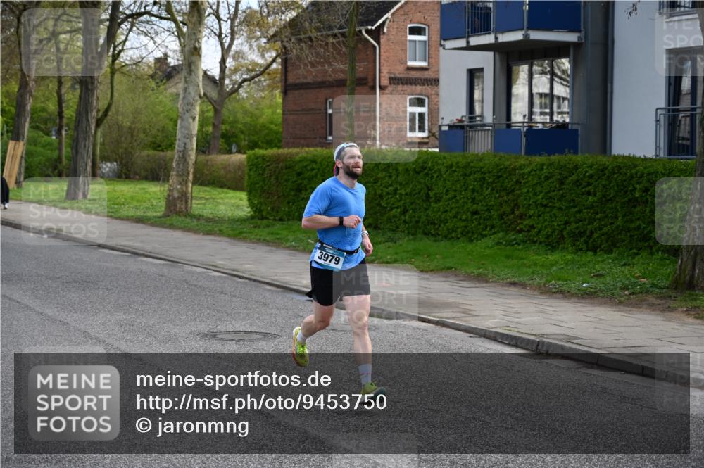 12.04.2026 - 45. Internationalen Wilhelmsburger Insellauf J. Mangold http://msf.ph/oto/9453750 12.04.2026 10:13:51 Ziel 2119, 3979 meine-sportfotos.de
