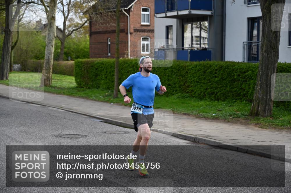 12.04.2026 - 45. Internationalen Wilhelmsburger Insellauf J. Mangold http://msf.ph/oto/9453756 12.04.2026 10:13:51 Ziel 2119, 3979 meine-sportfotos.de