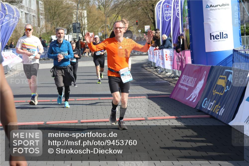 12.04.2026 - 45. Internationalen Wilhelmsburger Insellauf Strokosch-Dieckow http://msf.ph/oto/9453760 12.04.2026 10:40:49 Ziel 3144, 5606, 3702, 4907, 2525, 3677, 2379 meine-sportfotos.de
