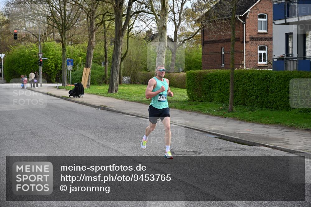 12.04.2026 - 45. Internationalen Wilhelmsburger Insellauf J. Mangold http://msf.ph/oto/9453765 12.04.2026 10:13:52 Ziel 2119, 3979 meine-sportfotos.de