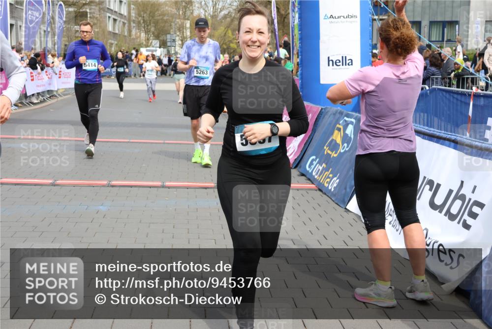 12.04.2026 - 45. Internationalen Wilhelmsburger Insellauf Strokosch-Dieckow http://msf.ph/oto/9453766 12.04.2026 13:05:57 Ziel 5597, 5249, 5263, 5414, 4126, 3782, 3164 meine-sportfotos.de