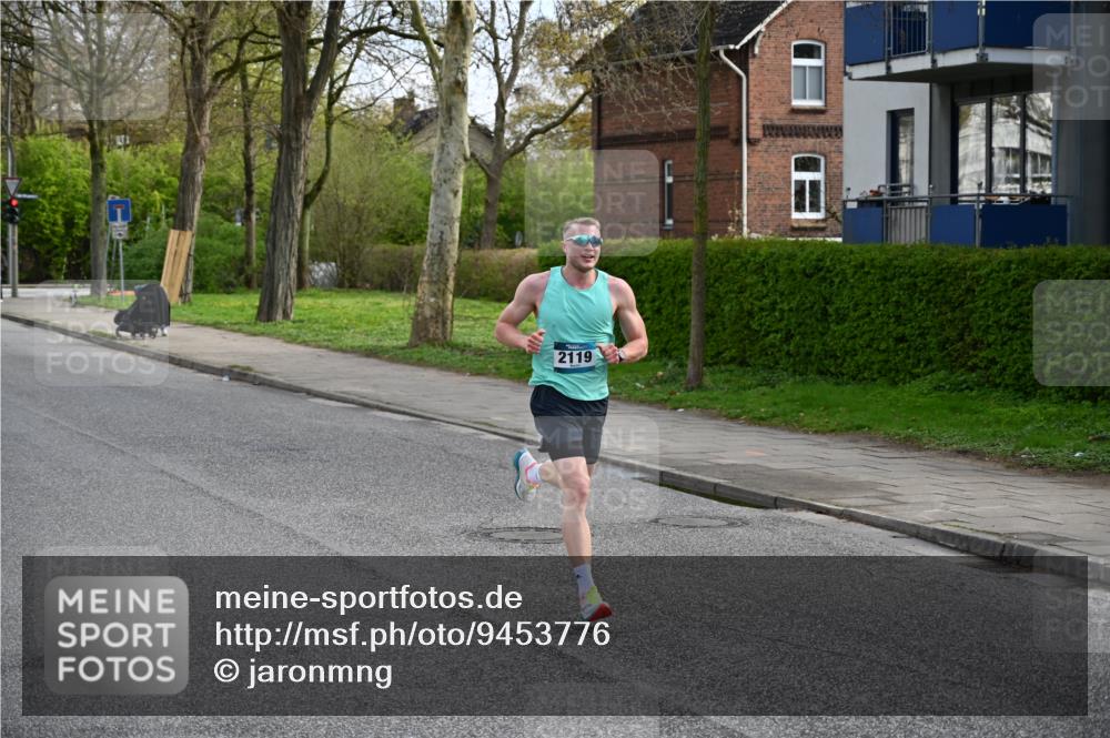 12.04.2026 - 45. Internationalen Wilhelmsburger Insellauf J. Mangold http://msf.ph/oto/9453776 12.04.2026 10:13:53 Ziel 2119, 3979 meine-sportfotos.de