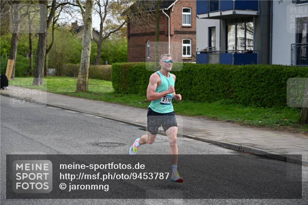 12.04.2026 - 45. Internationalen Wilhelmsburger Insellauf J. Mangold http://msf.ph/oto/9453787 12.04.2026 10:13:53 Ziel 2119, 3979 meine-sportfotos.de
