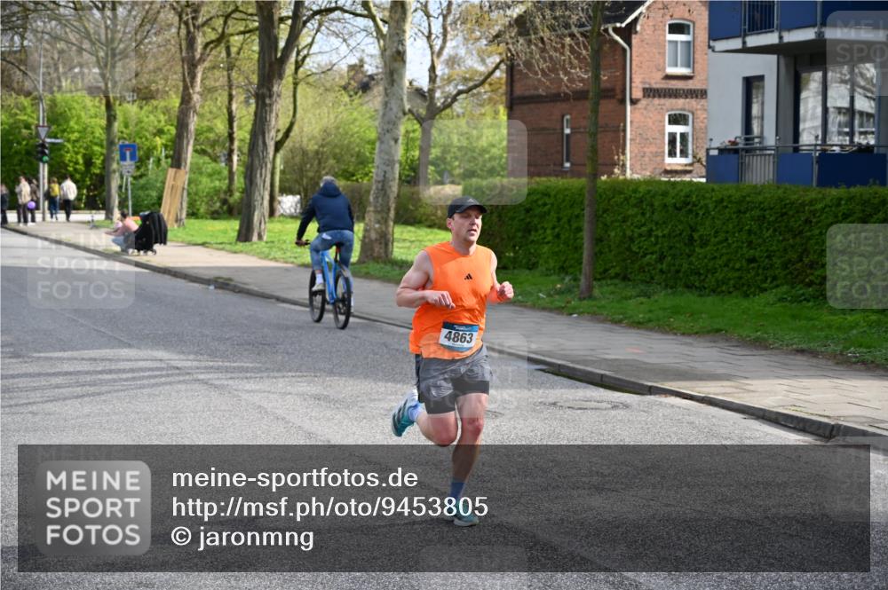 12.04.2026 - 45. Internationalen Wilhelmsburger Insellauf J. Mangold http://msf.ph/oto/9453805 12.04.2026 10:14:43 Ziel 4863, 4002, 2727, 2177 meine-sportfotos.de