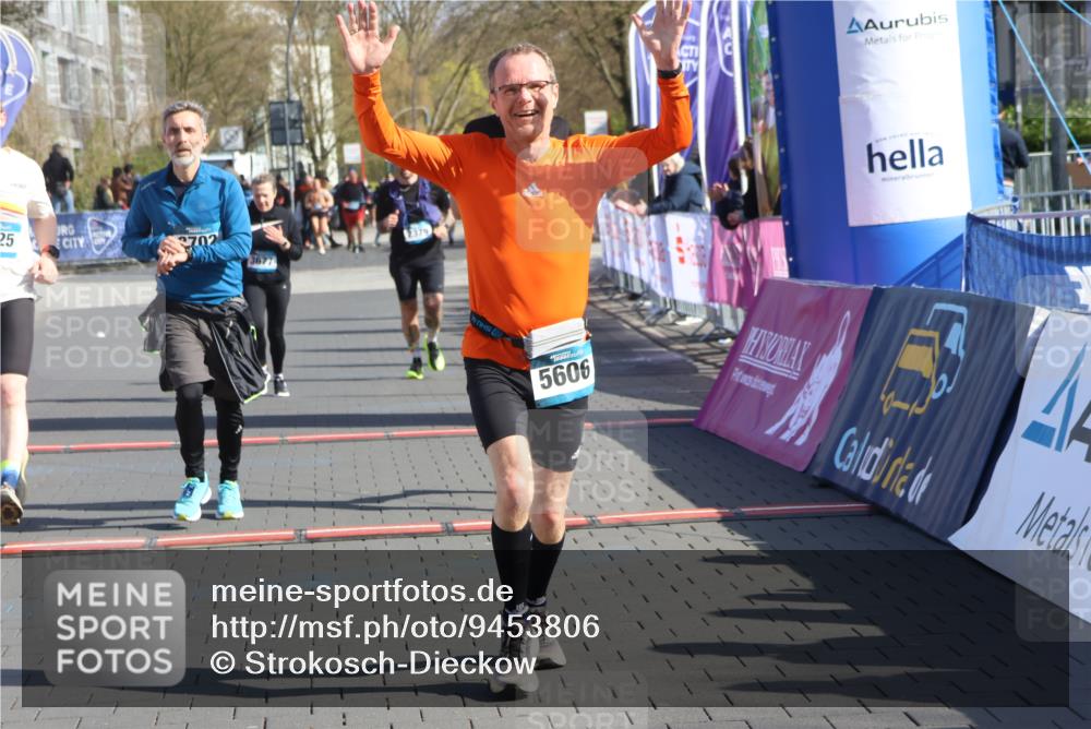 12.04.2026 - 45. Internationalen Wilhelmsburger Insellauf Strokosch-Dieckow http://msf.ph/oto/9453806 12.04.2026 10:40:50 Ziel 5606, 3702, 4907, 2525, 3677, 2379 meine-sportfotos.de