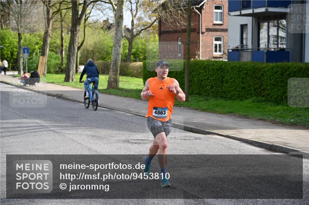 12.04.2026 - 45. Internationalen Wilhelmsburger Insellauf J. Mangold http://msf.ph/oto/9453810 12.04.2026 10:14:43 Ziel 4863, 4002, 2727, 2177 meine-sportfotos.de