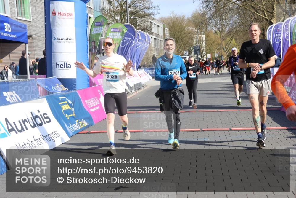 12.04.2026 - 45. Internationalen Wilhelmsburger Insellauf Strokosch-Dieckow http://msf.ph/oto/9453820 12.04.2026 10:40:51 Ziel 5606, 3702, 4907, 2525, 3677, 2379 meine-sportfotos.de
