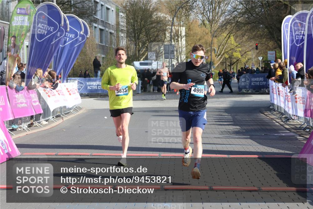 12.04.2026 - 45. Internationalen Wilhelmsburger Insellauf Strokosch-Dieckow http://msf.ph/oto/9453821 12.04.2026 10:28:47 Ziel 4995, 5833 meine-sportfotos.de