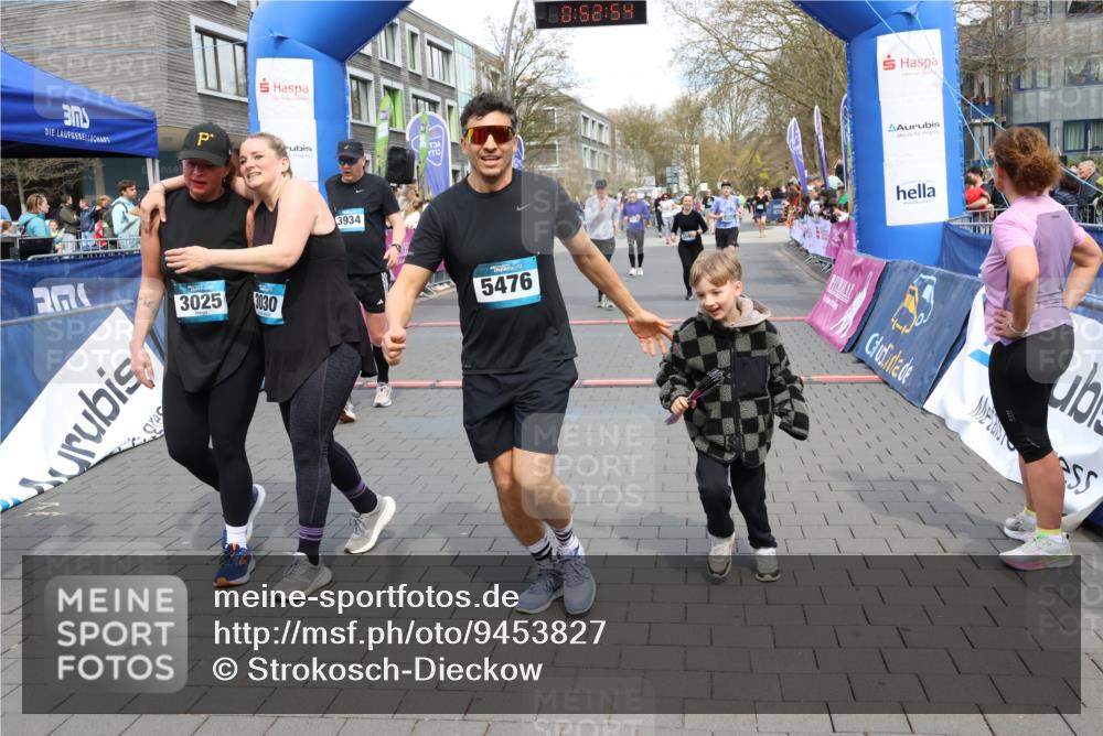 12.04.2026 - 45. Internationalen Wilhelmsburger Insellauf Strokosch-Dieckow http://msf.ph/oto/9453827 12.04.2026 13:05:53 Ziel 5476, 4105, 3934, 5597, 5249, 5263, 5414 meine-sportfotos.de