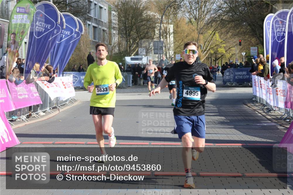 12.04.2026 - 45. Internationalen Wilhelmsburger Insellauf Strokosch-Dieckow http://msf.ph/oto/9453860 12.04.2026 10:28:48 Ziel 4995, 5833 meine-sportfotos.de