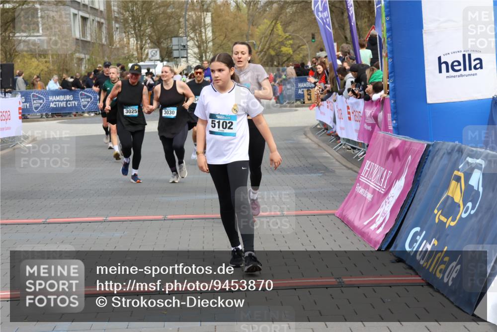 12.04.2026 - 45. Internationalen Wilhelmsburger Insellauf Strokosch-Dieckow http://msf.ph/oto/9453870 12.04.2026 13:05:46 Ziel 5580, 2433, 5102, 5295, 3025, 3030, 5476, 4105 meine-sportfotos.de