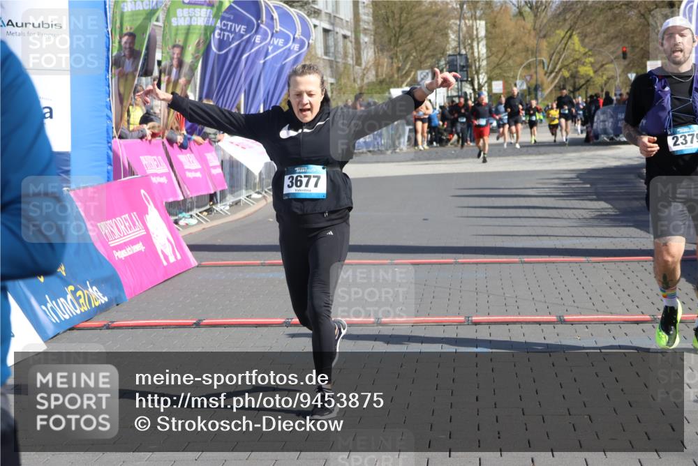 12.04.2026 - 45. Internationalen Wilhelmsburger Insellauf Strokosch-Dieckow http://msf.ph/oto/9453875 12.04.2026 10:40:53 Ziel 3702, 4907, 2525, 3677, 2379 meine-sportfotos.de