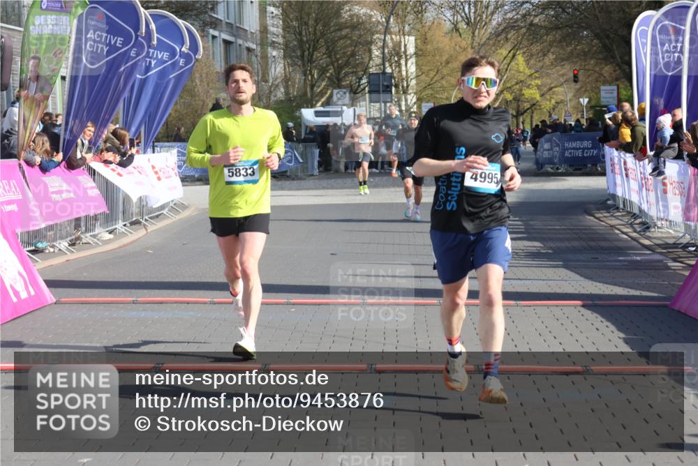 12.04.2026 - 45. Internationalen Wilhelmsburger Insellauf Strokosch-Dieckow http://msf.ph/oto/9453876 12.04.2026 10:28:48 Ziel 4995, 5833 meine-sportfotos.de
