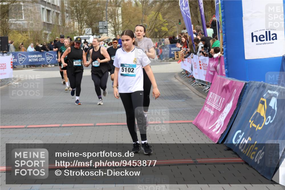 12.04.2026 - 45. Internationalen Wilhelmsburger Insellauf Strokosch-Dieckow http://msf.ph/oto/9453877 12.04.2026 13:05:46 Ziel 5580, 2433, 5102, 5295, 3025, 3030, 5476, 4105 meine-sportfotos.de