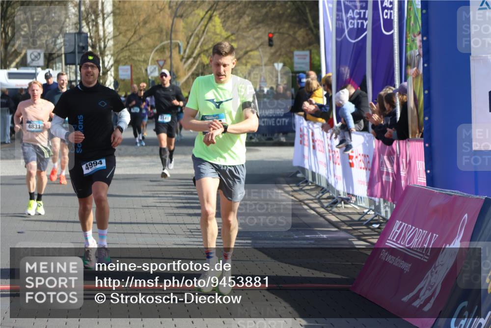 12.04.2026 - 45. Internationalen Wilhelmsburger Insellauf Strokosch-Dieckow http://msf.ph/oto/9453881 12.04.2026 10:28:52 Ziel 5833, 3904, 4994, 4831 meine-sportfotos.de