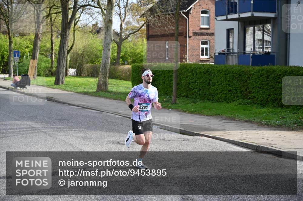 12.04.2026 - 45. Internationalen Wilhelmsburger Insellauf J. Mangold http://msf.ph/oto/9453895 12.04.2026 10:15:38 Ziel 2281, 5302, 2970, 2405, 3685, 3113 meine-sportfotos.de