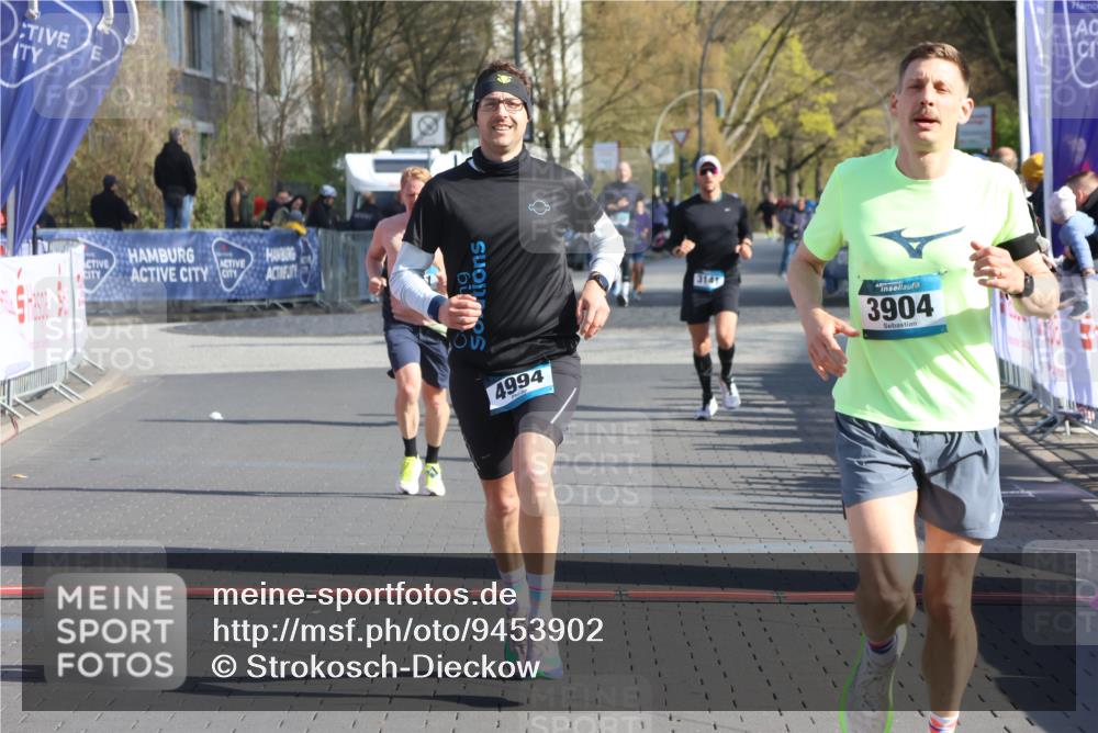 12.04.2026 - 45. Internationalen Wilhelmsburger Insellauf Strokosch-Dieckow http://msf.ph/oto/9453902 12.04.2026 10:28:53 Ziel 3904, 4994, 4831 meine-sportfotos.de