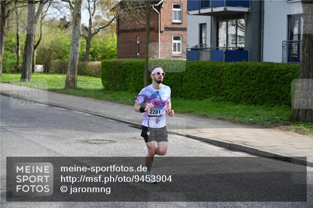 12.04.2026 - 45. Internationalen Wilhelmsburger Insellauf J. Mangold http://msf.ph/oto/9453904 12.04.2026 10:15:38 Ziel 2281, 5302, 2970, 2405, 3685, 3113 meine-sportfotos.de