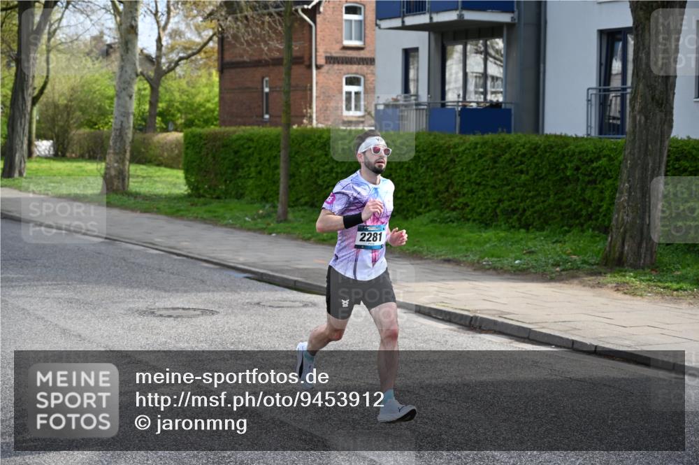 12.04.2026 - 45. Internationalen Wilhelmsburger Insellauf J. Mangold http://msf.ph/oto/9453912 12.04.2026 10:15:38 Ziel 2281, 5302, 2970, 2405, 3685, 3113 meine-sportfotos.de