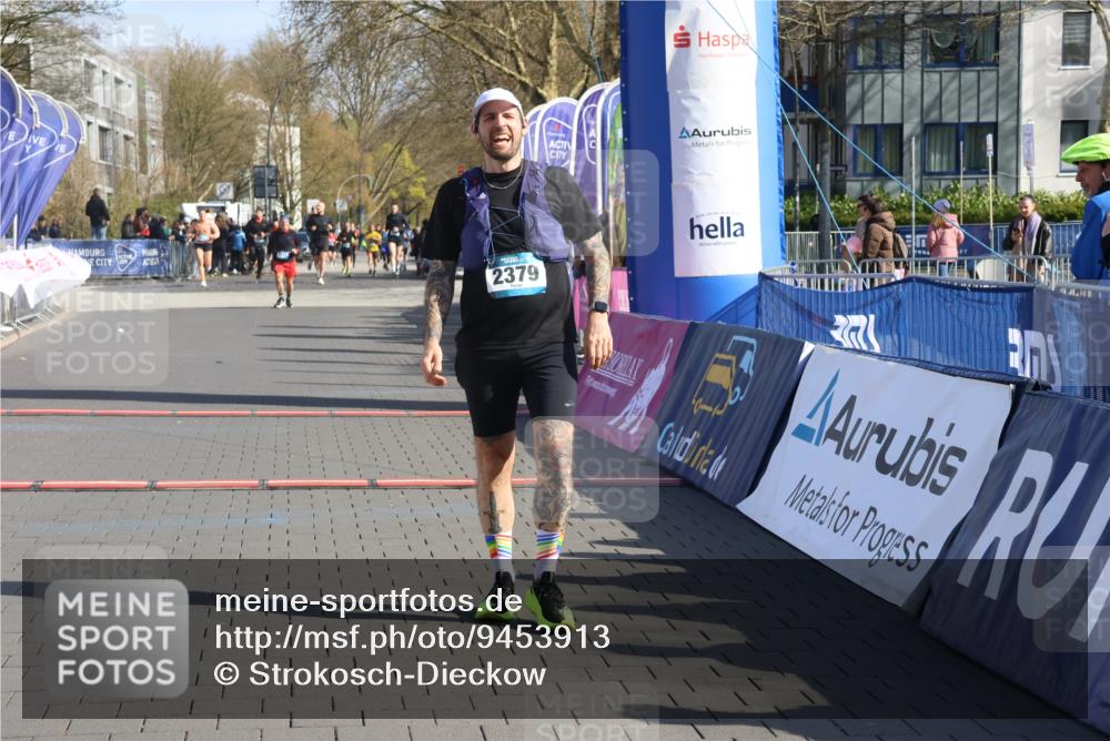 12.04.2026 - 45. Internationalen Wilhelmsburger Insellauf Strokosch-Dieckow http://msf.ph/oto/9453913 12.04.2026 10:40:55 Ziel 3677, 2379 meine-sportfotos.de