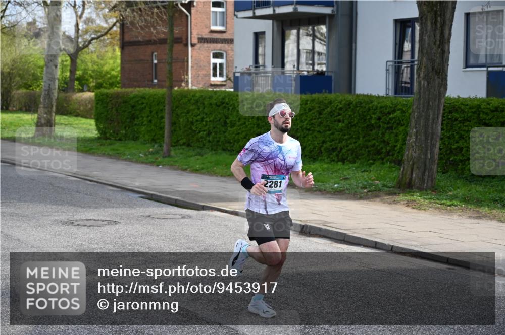 12.04.2026 - 45. Internationalen Wilhelmsburger Insellauf J. Mangold http://msf.ph/oto/9453917 12.04.2026 10:15:39 Ziel 2281, 5302, 2970, 2405, 3685, 3113 meine-sportfotos.de