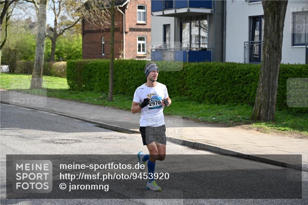 12.04.2026 - 45. Internationalen Wilhelmsburger Insellauf J. Mangold http://msf.ph/oto/9453920 12.04.2026 10:15:52 Ziel 2970, 2405, 3685, 3113, 2487 meine-sportfotos.de