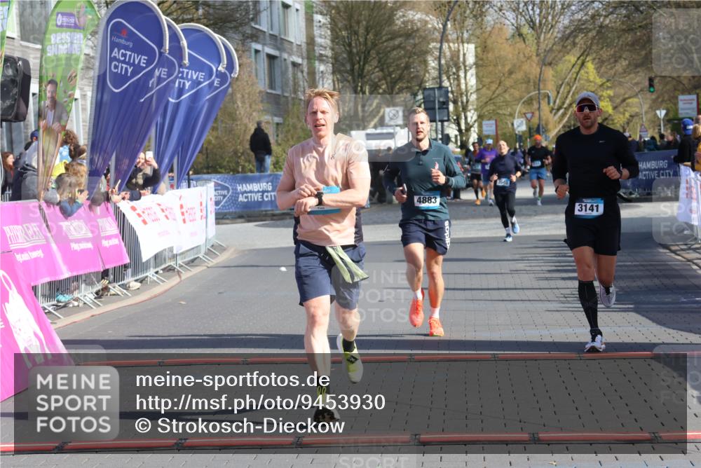 12.04.2026 - 45. Internationalen Wilhelmsburger Insellauf Strokosch-Dieckow http://msf.ph/oto/9453930 12.04.2026 10:28:56 Ziel 3904, 4994, 4831, 3141, 4883 meine-sportfotos.de