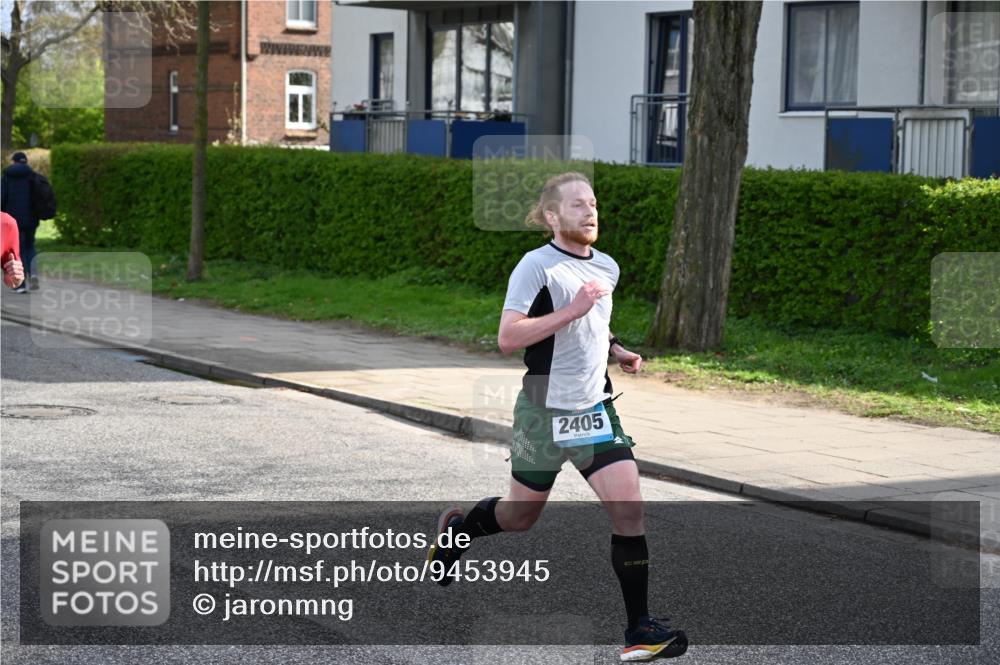 12.04.2026 - 45. Internationalen Wilhelmsburger Insellauf J. Mangold http://msf.ph/oto/9453945 12.04.2026 10:16:06 Ziel 2405, 3685, 3113, 2487, 5676 meine-sportfotos.de
