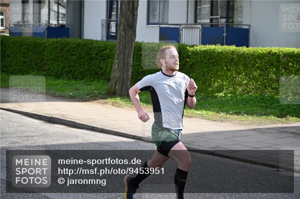 12.04.2026 - 45. Internationalen Wilhelmsburger Insellauf J. Mangold http://msf.ph/oto/9453951 12.04.2026 10:16:07 Ziel 2405, 3685, 3113, 2487, 5676 meine-sportfotos.de