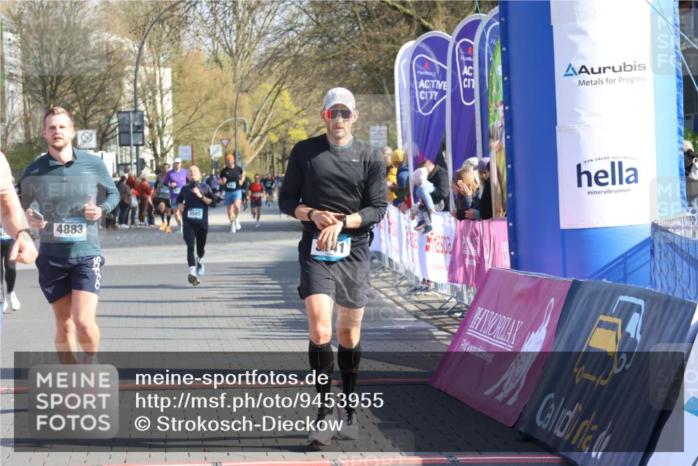 12.04.2026 - 45. Internationalen Wilhelmsburger Insellauf Strokosch-Dieckow http://msf.ph/oto/9453955 12.04.2026 10:28:57 Ziel 3904, 4994, 4831, 3141, 4883 meine-sportfotos.de