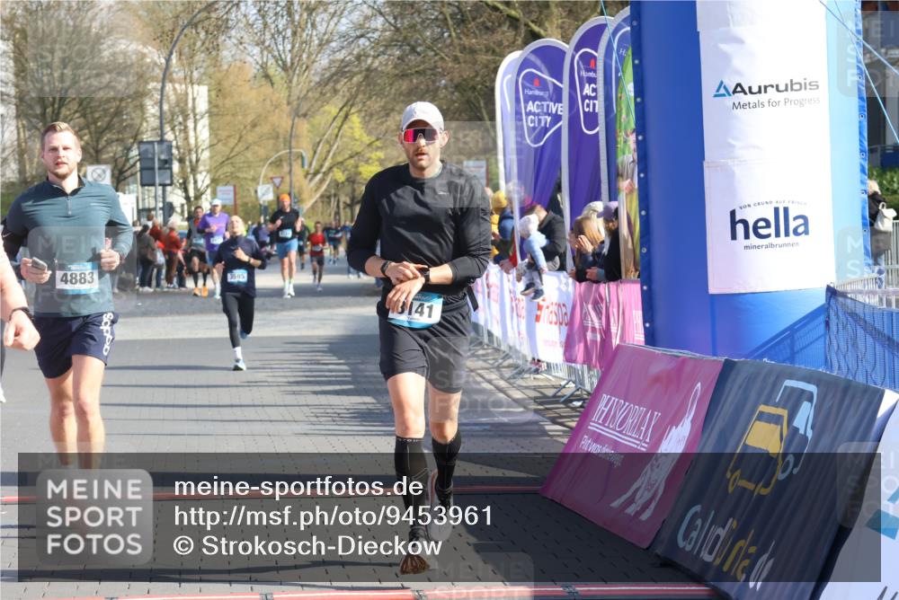 12.04.2026 - 45. Internationalen Wilhelmsburger Insellauf Strokosch-Dieckow http://msf.ph/oto/9453961 12.04.2026 10:28:57 Ziel 3904, 4994, 4831, 3141, 4883 meine-sportfotos.de