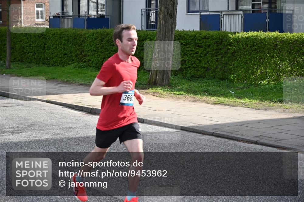12.04.2026 - 45. Internationalen Wilhelmsburger Insellauf J. Mangold http://msf.ph/oto/9453962 12.04.2026 10:16:07 Ziel 2405, 3685, 3113, 2487, 5676 meine-sportfotos.de