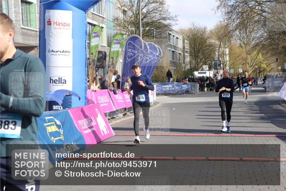 12.04.2026 - 45. Internationalen Wilhelmsburger Insellauf Strokosch-Dieckow http://msf.ph/oto/9453971 12.04.2026 10:29:01 Ziel 3141, 4883, 2979, 3585 meine-sportfotos.de