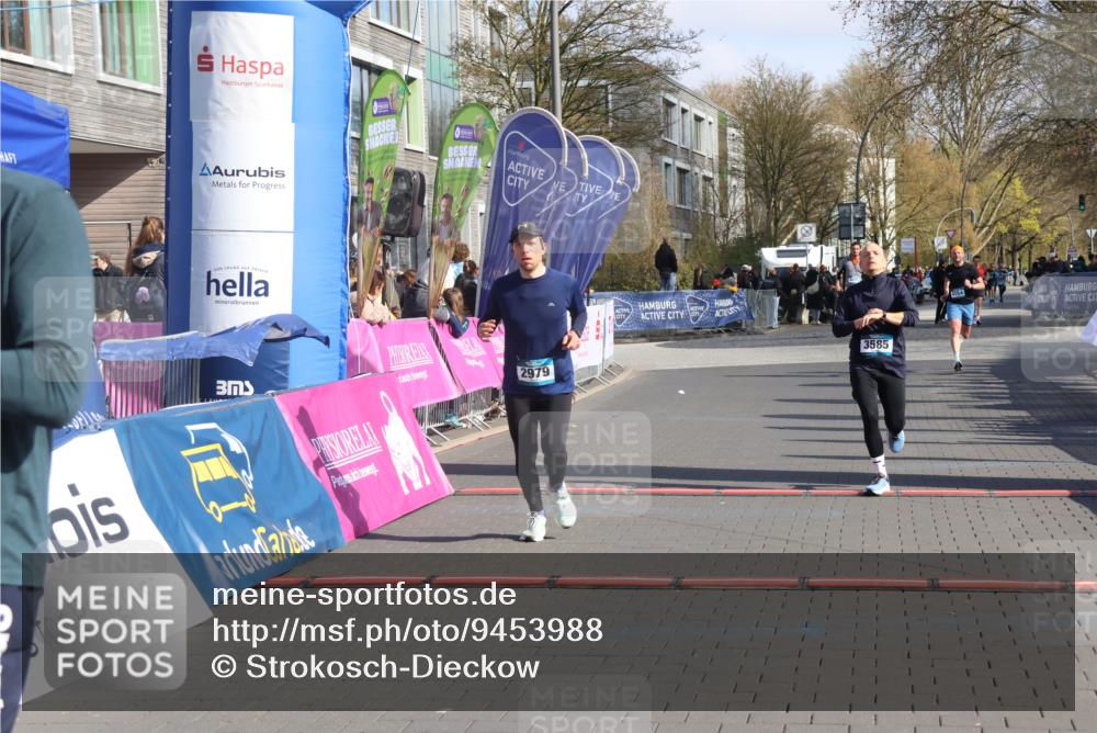 12.04.2026 - 45. Internationalen Wilhelmsburger Insellauf Strokosch-Dieckow http://msf.ph/oto/9453988 12.04.2026 10:29:01 Ziel 3141, 4883, 2979, 3585 meine-sportfotos.de