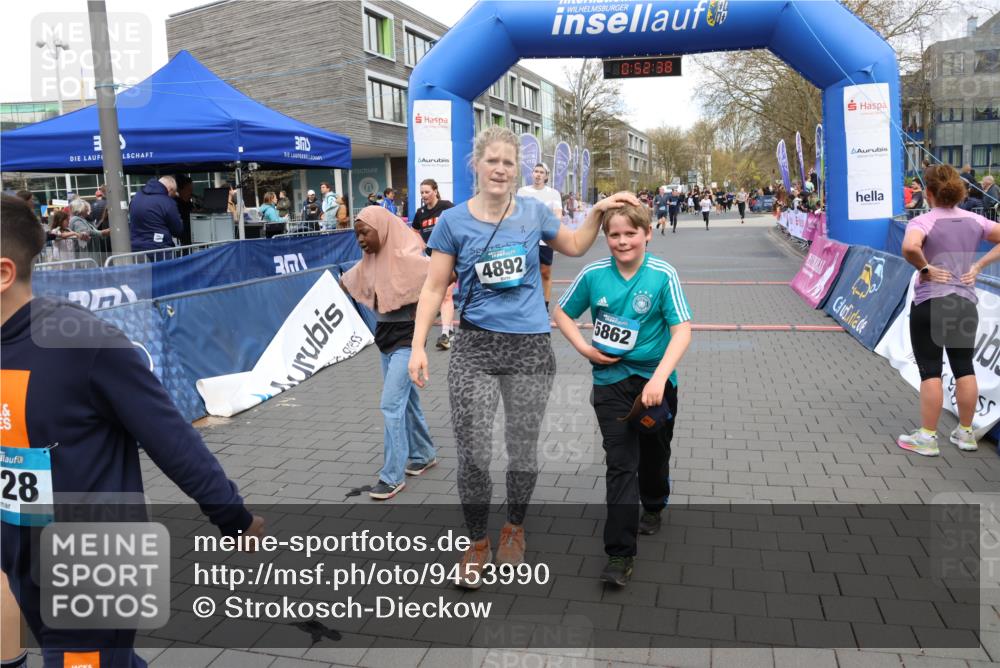 12.04.2026 - 45. Internationalen Wilhelmsburger Insellauf Strokosch-Dieckow http://msf.ph/oto/9453990 12.04.2026 13:05:38 Ziel 5752, 3817 meine-sportfotos.de