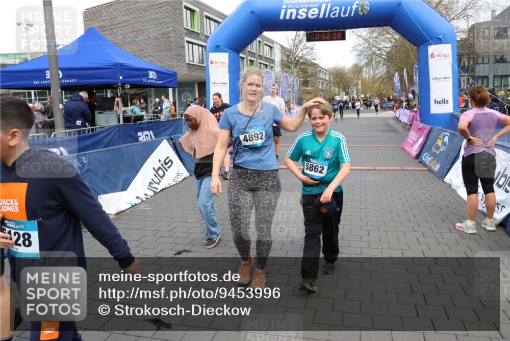 12.04.2026 - 45. Internationalen Wilhelmsburger Insellauf Strokosch-Dieckow http://msf.ph/oto/9453996 12.04.2026 13:05:38 Ziel 5752, 3817 meine-sportfotos.de