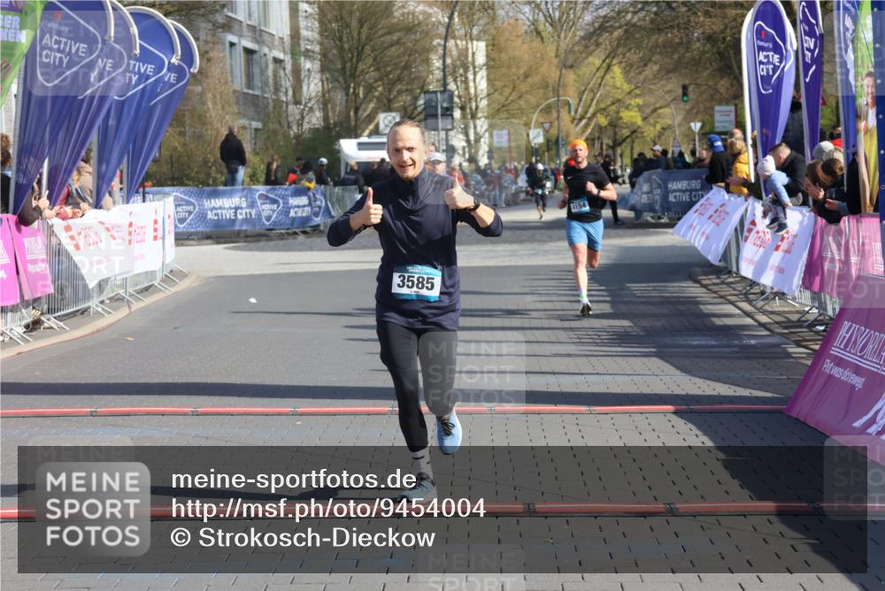 12.04.2026 - 45. Internationalen Wilhelmsburger Insellauf Strokosch-Dieckow http://msf.ph/oto/9454004 12.04.2026 10:29:03 Ziel 2979, 3585, 4154, 3473 meine-sportfotos.de
