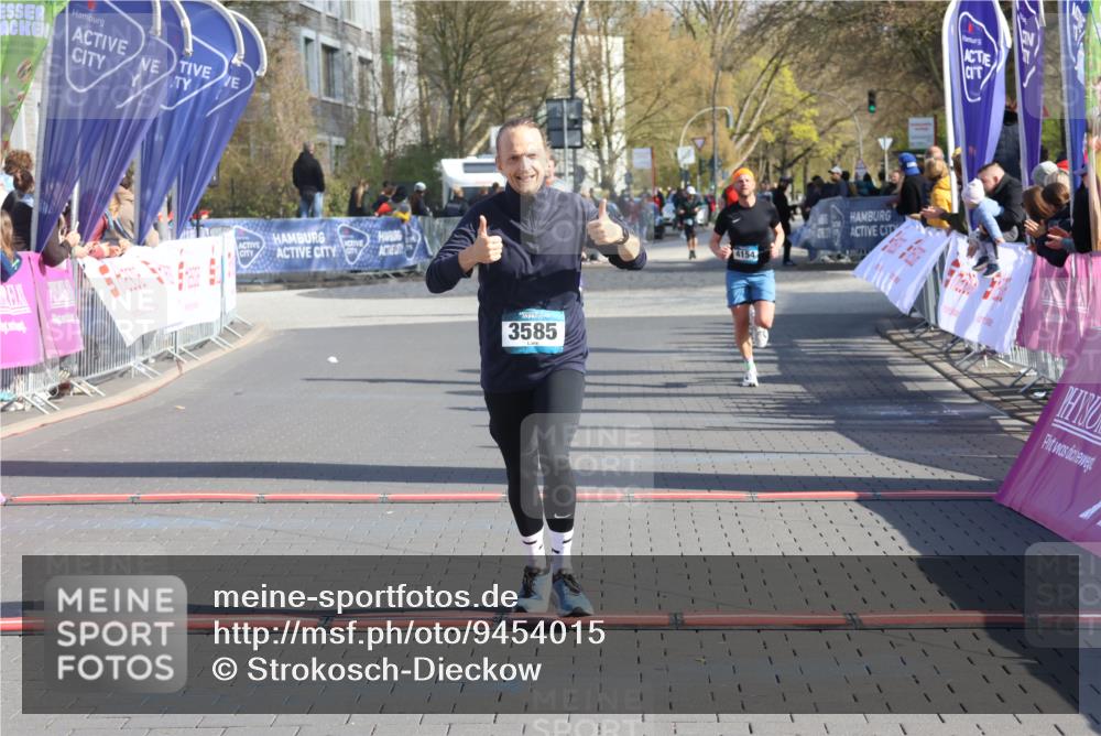12.04.2026 - 45. Internationalen Wilhelmsburger Insellauf Strokosch-Dieckow http://msf.ph/oto/9454015 12.04.2026 10:29:03 Ziel 2979, 3585, 4154, 3473 meine-sportfotos.de