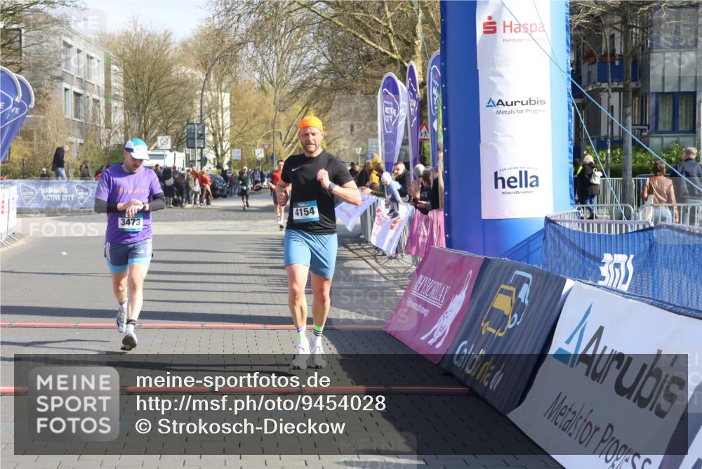 12.04.2026 - 45. Internationalen Wilhelmsburger Insellauf Strokosch-Dieckow http://msf.ph/oto/9454028 12.04.2026 10:29:06 Ziel 2979, 3585, 4154, 3473, 4075 meine-sportfotos.de