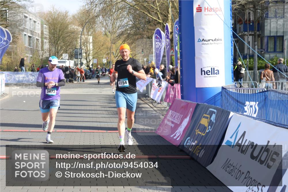 12.04.2026 - 45. Internationalen Wilhelmsburger Insellauf Strokosch-Dieckow http://msf.ph/oto/9454034 12.04.2026 10:29:06 Ziel 2979, 3585, 4154, 3473, 4075 meine-sportfotos.de