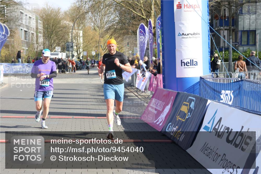 12.04.2026 - 45. Internationalen Wilhelmsburger Insellauf Strokosch-Dieckow http://msf.ph/oto/9454040 12.04.2026 10:29:06 Ziel 2979, 3585, 4154, 3473, 4075 meine-sportfotos.de