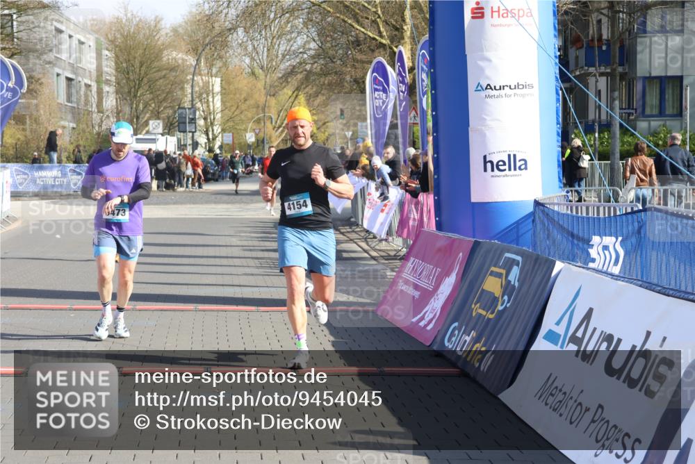 12.04.2026 - 45. Internationalen Wilhelmsburger Insellauf Strokosch-Dieckow http://msf.ph/oto/9454045 12.04.2026 10:29:06 Ziel 2979, 3585, 4154, 3473, 4075 meine-sportfotos.de